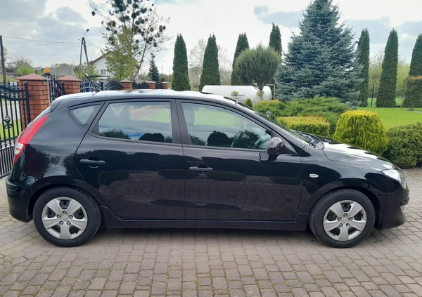 Hyundai I30 cena 21900 przebieg: 195379, rok produkcji 2012 z Pułtusk małe 46